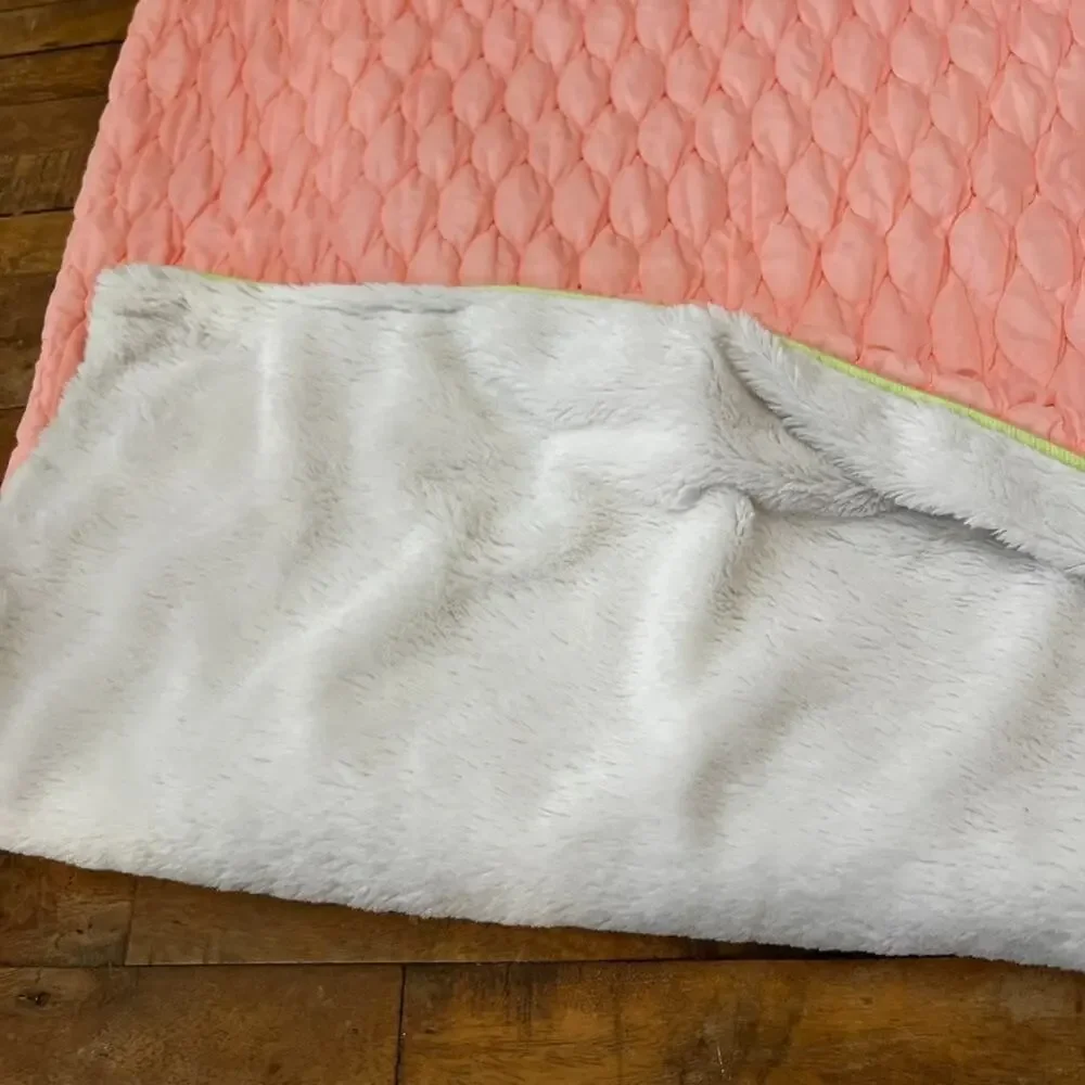 Lululemon Ivivva Pottery Barn Teen Blanket Salmon Pink Quilted Puff Throw 50x60